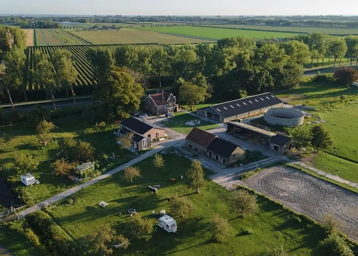 De Boterhal - Op Natuurboerderij Nyaraló *